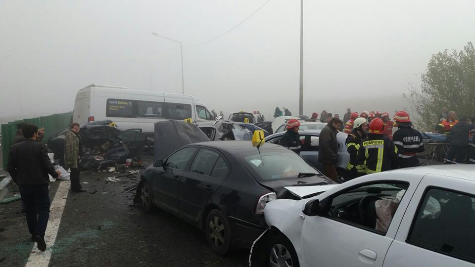 Accident foarte grav pe Autostrada Soarelui: 3 morti si peste 50 de raniti
