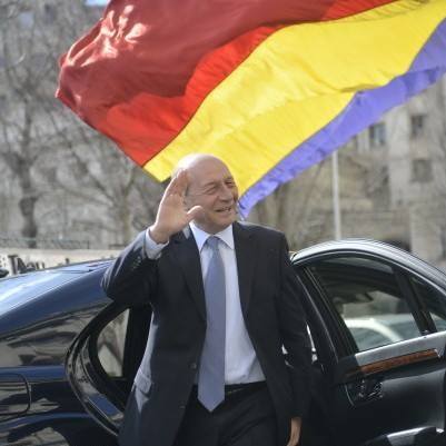 Basescu, pus pe glume la inceputul consultarilor cu succesorul sau, la Cotroceni