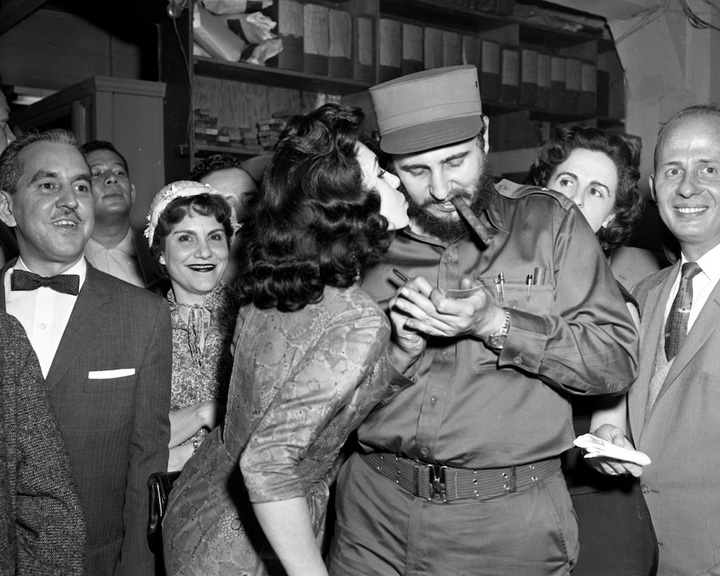 Fidel Castro - Ziarul National