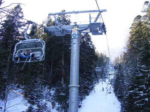 Barbat accidentat grav, in zona telescaunului de la cota 2000