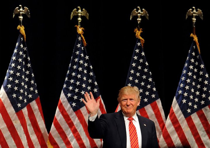 Romanul care l-a facut pe Trump presedinte