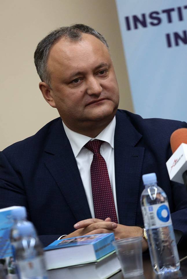 Dodon insista ca-l va lasa pe Basescu fara cetatenia moldoveneasca