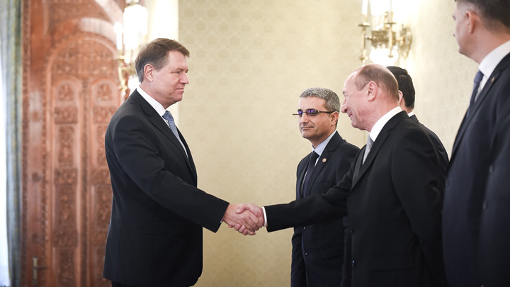 Iohannis ii enerveaza pe romani