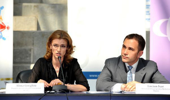 Sotul Alinei Gorghiu ii tine tira lui Dragnea
