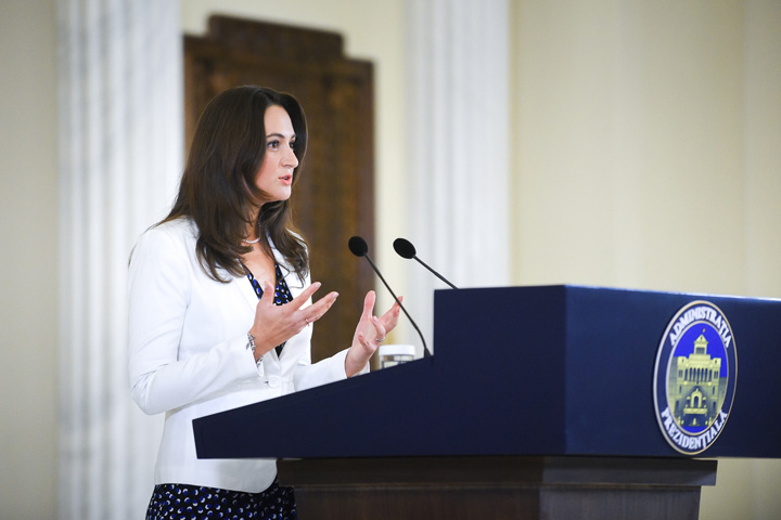 Madalina Dobrovolschi, gura obraznica a lui Iohannis