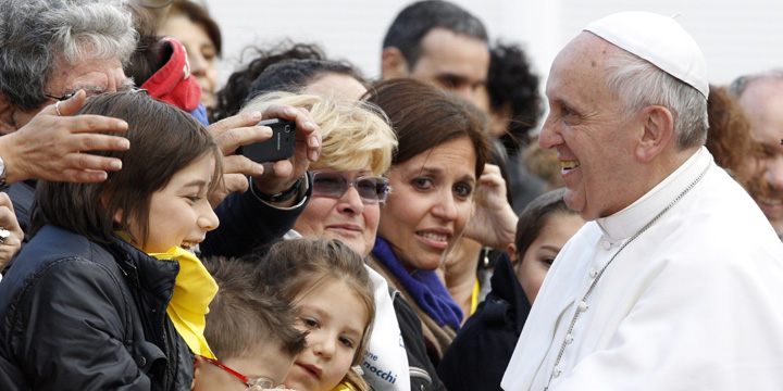 Papa Francisc spune ca femeile sunt mai curajoase decat barbatii
