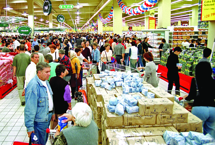 CORA - HIPERMARKET - Ziarul National