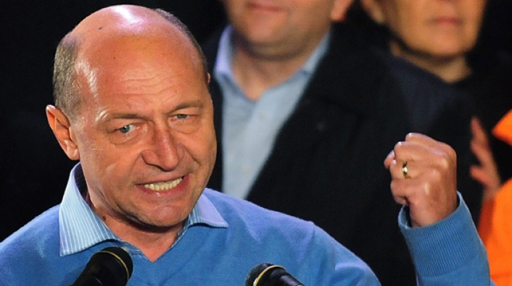 basescu_suspendat_1_55327900 - Ziarul National
