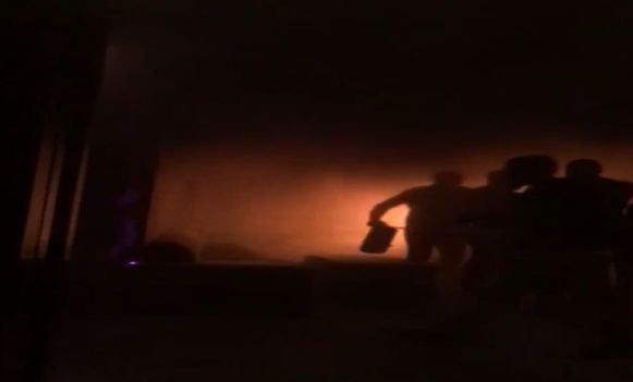 Primele imagini din interiorul Bamboo, dupa incendiu/ Filmare cu angajatii care luptau sa stinga focul (VIDEO)