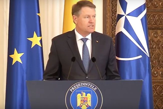 Le-a cerut absolventilor INM sa reziste presiunilor din sfera politicului