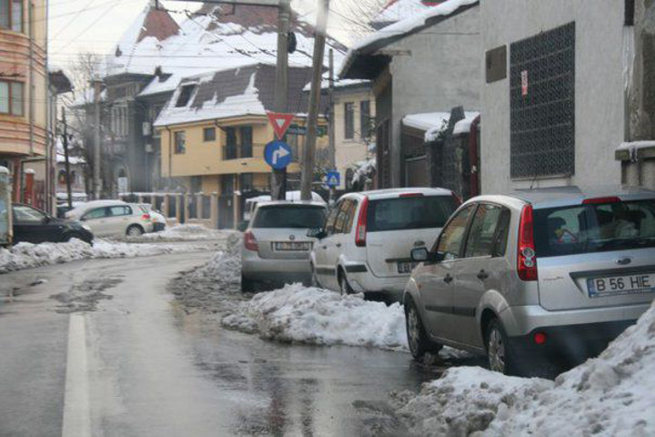 A inceput ridicarea masinilor in Bucuresti