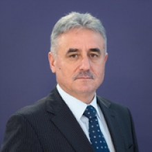 Ministru luat la rost din pricina bugetului