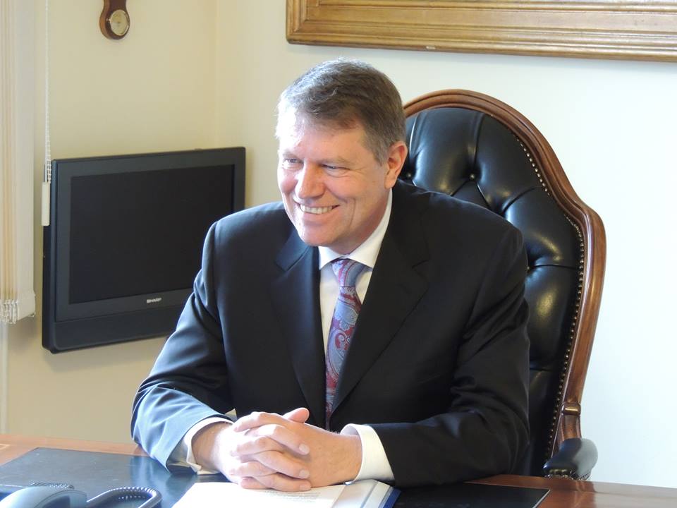 Klaus Iohannis a eliberat din functie, in aceeasi zi, un judecator si cinci procurori