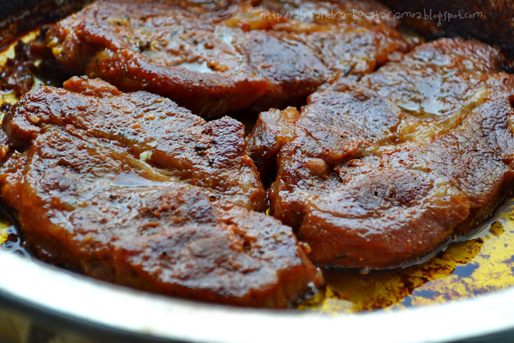 Masa romanului: painea si porcul de import!