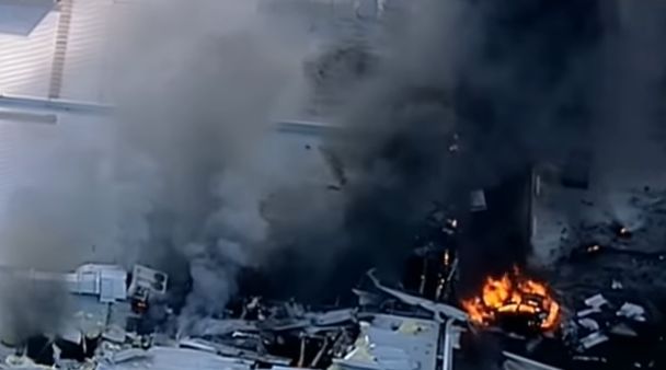 Avion cazut peste un centru comercial australian: cinci morti (VIDEO)