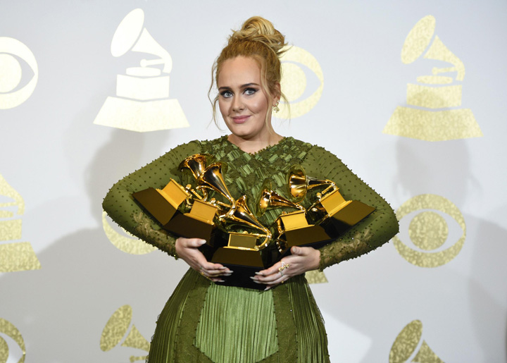 GRAMMY 2017: Adele a luat tot