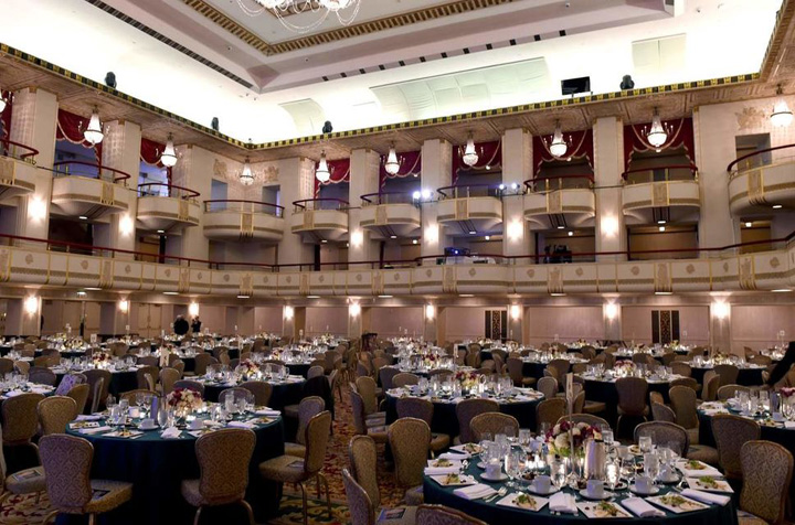 Chinezii inchid celebrul Waldorf Astoria
