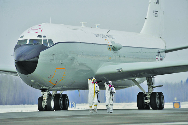 WC-135 in Eielson - Ziarul National
