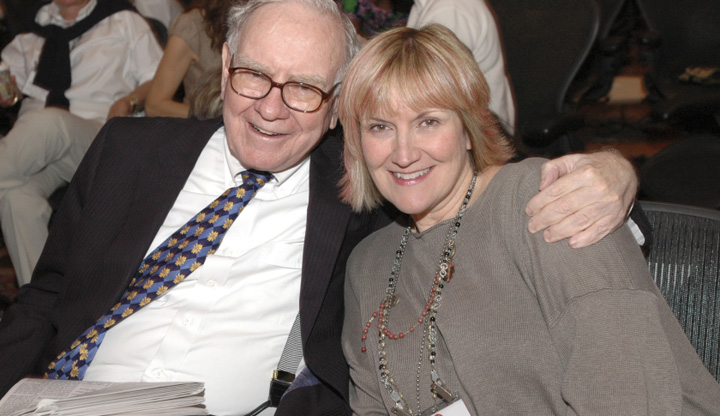 Fiica lui Warren Buffett a aflat, la 22 de ani, ca tatal ei e miliardar