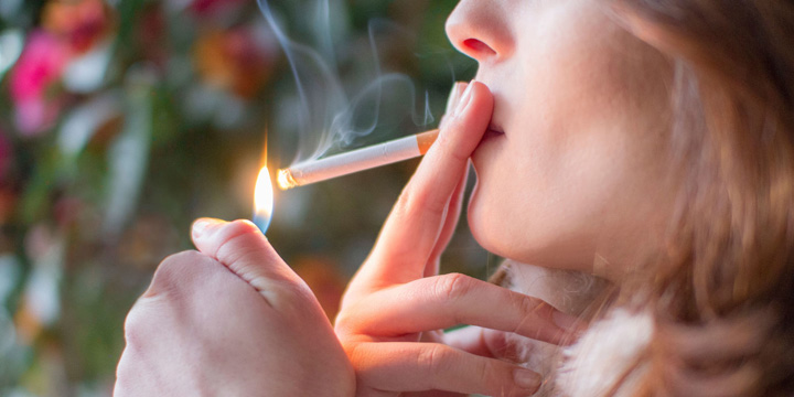 Alerta in randul femeilor: in 2017 cancerul pulmonar ia locul celui mamar!