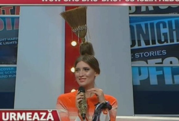 Pe-asta n-o incercase pana acum: Iulia Albu, cu matura-n coc!