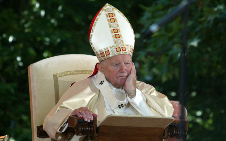 O felatie pentru Papa Ioan Paul al II-lea
