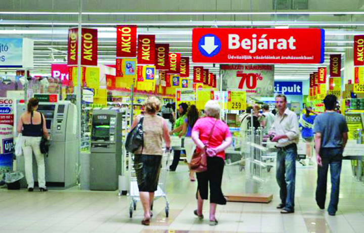 Ungaria: „multinationalele inseala clientii!”