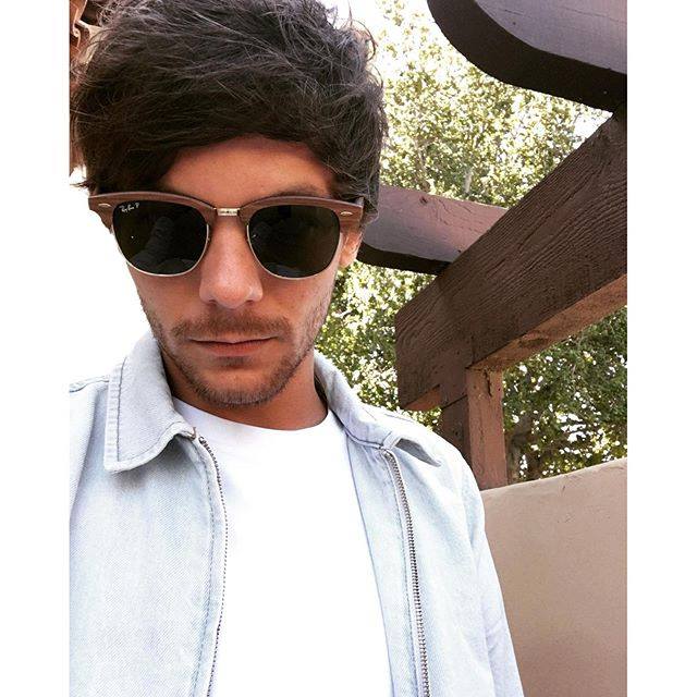 Un tanar din trupa One Direction a ajuns in arest, de la aeroport (VIDEO)