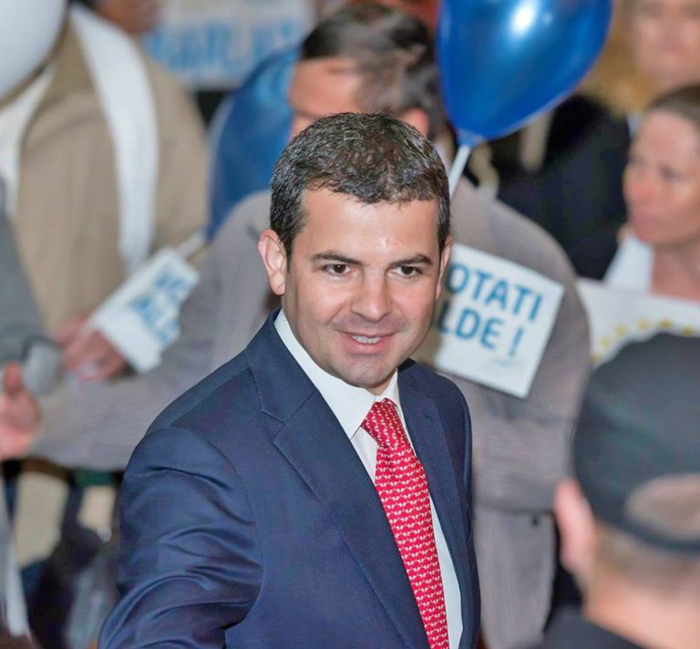 Constantin neaga ca ar avea un alt plan politic/ Tariceanu alearga singur in aceasta cursa