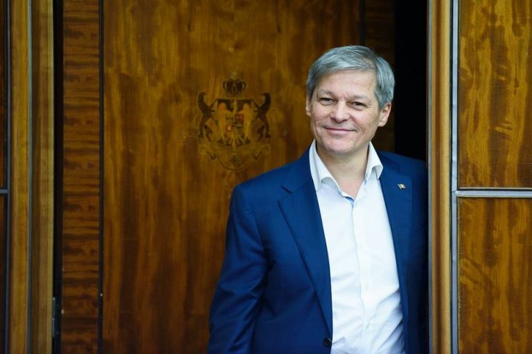 Vorbind de consolidarea echipei, sefa PNL a mentionat numele lui Ciolos