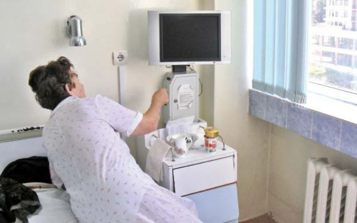 Esti internat si vrei sa te uiti la televizor? Baga 10 lei, caci nimic nu-i gratis pe lumea asta