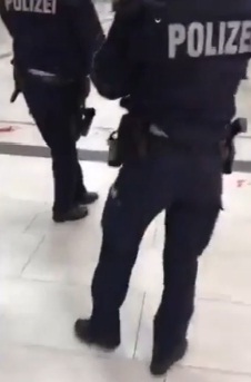 Doua atacuri violente intr-un oras german, la distanta de cateva ore