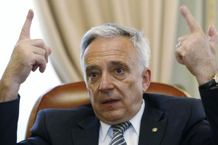 Blestemul lui Adamescu!