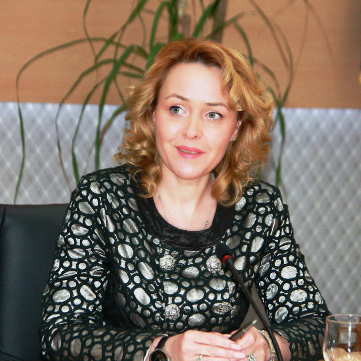 „Lupii tineri” isi arata coltii in sistem!