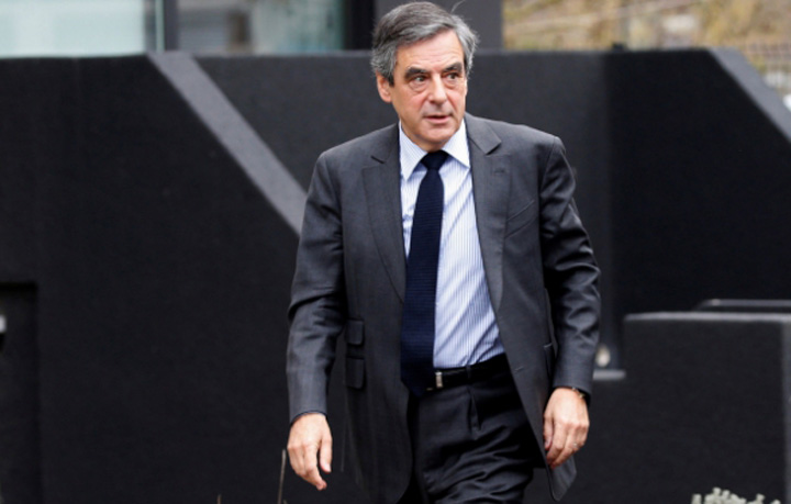 Cat cheltuia Francois Fillon pe costume