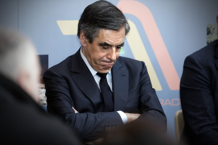 50.000 de euro nedeclarati, Fillon tace ca mutul