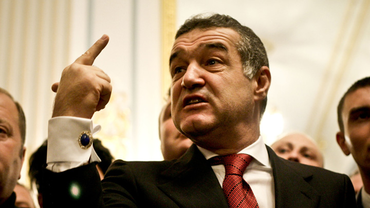Gigi Becali, in razboi cu puscariile