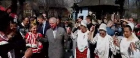 Printul Charles, incantat de vizita la Muzeul Satului