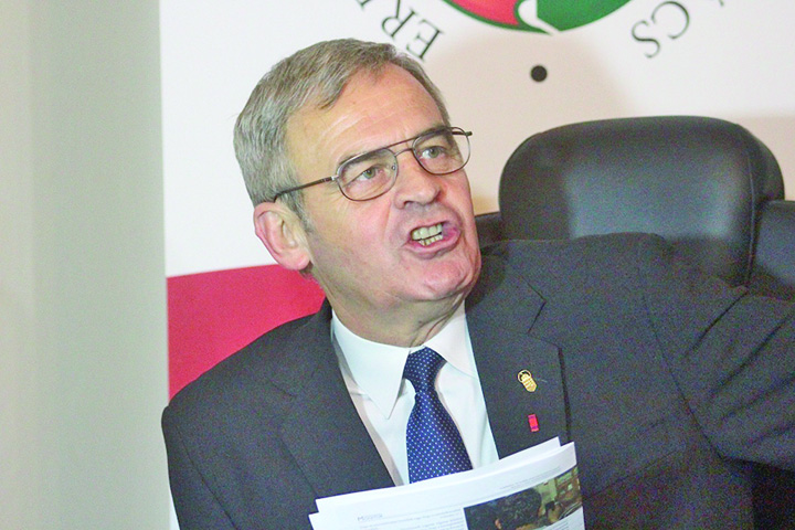 Laszlo Tokes si fosta sotie se bat pe avere