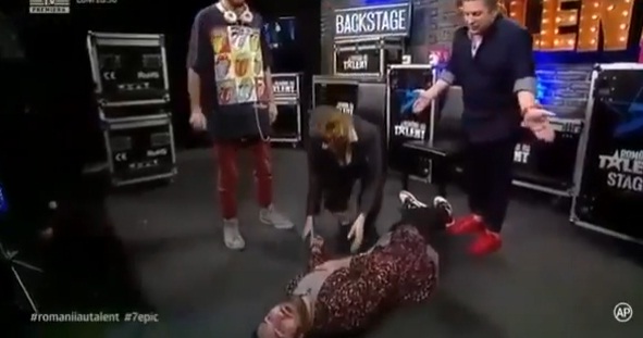 Intalnirea cu ea l-a pus pe Smiley la podea! Cum de a venit Laura Cosoi la Romanii au talent!
