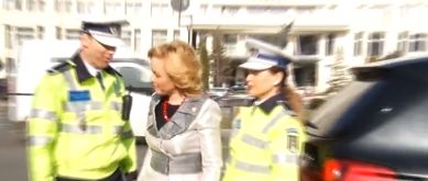 Ministrul Carmen Dan, oprita in trafic chiar de 1 Martie!