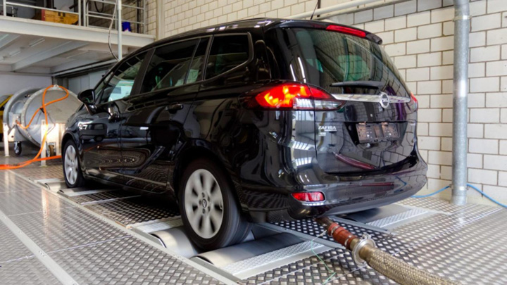 Franta spala Opel de Dieselgate