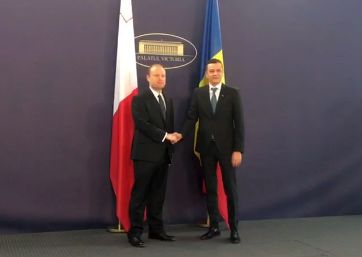 Grindeanu, intrevedere cu premierul maltez. In zgomot de vuvuzele