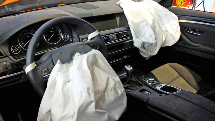 2,9 milioane de Toyota, rechemate in service
