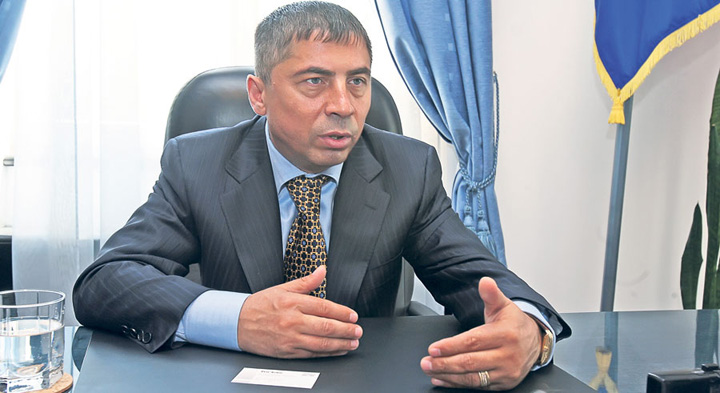Turcu, inmormantare la mana medicilor