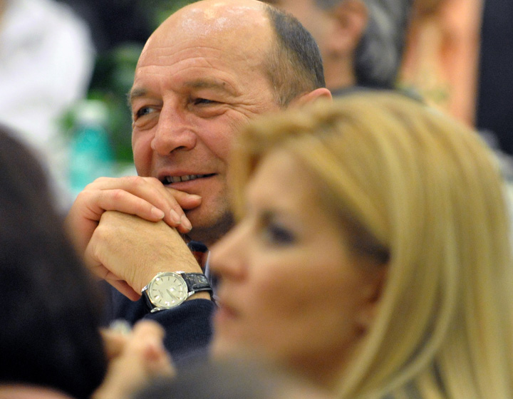 ”Sistemul” i-a dat stingerea lui Basescu