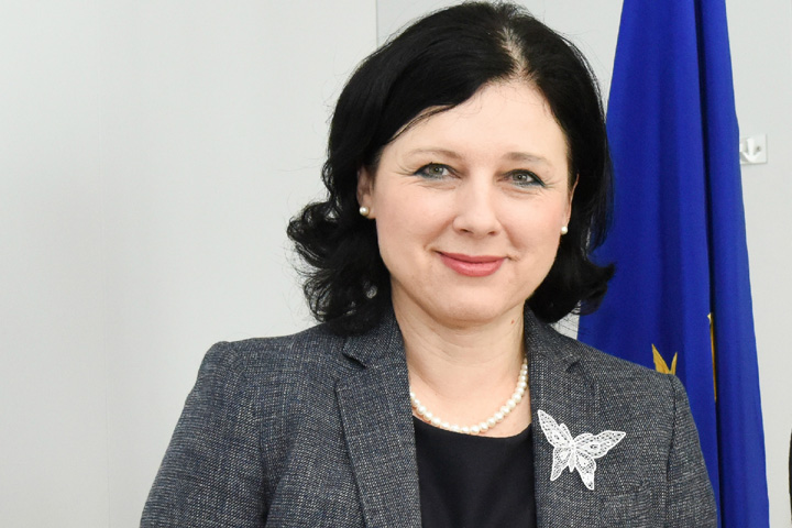 Vera Jourova, Isabelle Falque-Pierrotin - Ziarul National