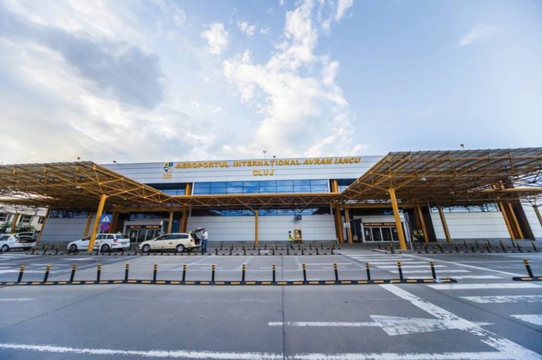 Intarzieri ale curselor aeriene, la Cluj, pe fondul vremii rele