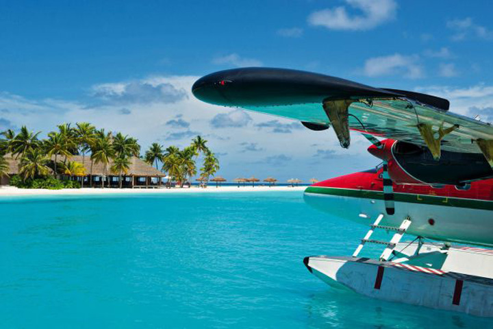 Consideree-comme-la-plus-belle-plage-du-monde-El-Nido-aux-Philippines-se-decouvre-en-hydravion_inside_full_content_pm_v8 - Ziarul National