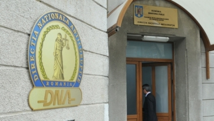 DNA a bagat in urmarire penala trei directori Romgaz